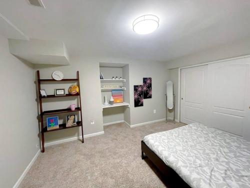 Private Basement Apartment - Reston