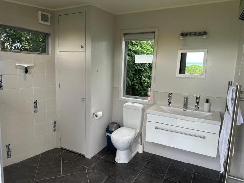 Ванная комната, Wellwood Cottage in Те Аванга