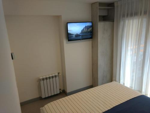 One-Bedroom Apartment image 9