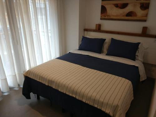 One-Bedroom Apartment image 7