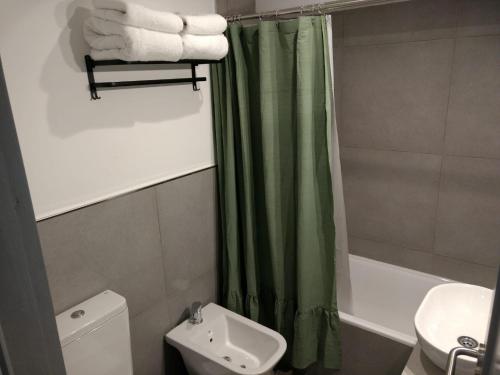 One-Bedroom Apartment image 6
