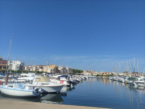 Résidence les caraïbes Cap d'agde - Centre Port- Parking Gratuit-Terrasse - wifi 5G