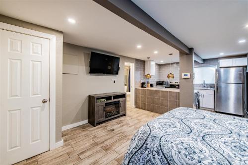 Pacific Edge D - Super Awesome location next to Zoo and Downtown