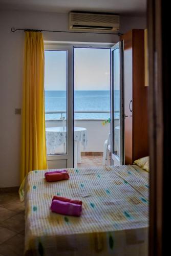 Apartments by the sea Drasnice, Makarska - 20243 in Drasnice