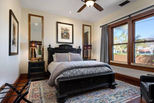 Upscale Downtown Home Walk to Beach shops Bars 2 in Santa Barbara, USA