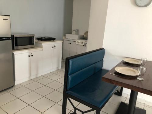 Blu Lime Apartments - image 2