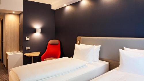 Holiday Inn Express - Saarbrücken an IHG Hotel - image 11