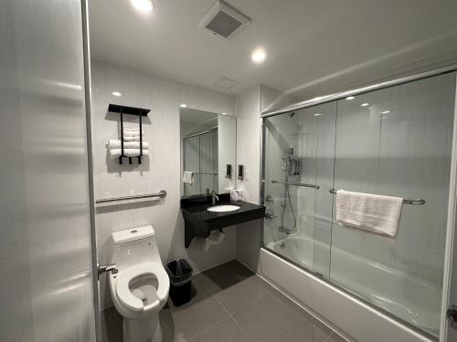 Regal Inn & Suites New York LaGuardia Hotel - image 8