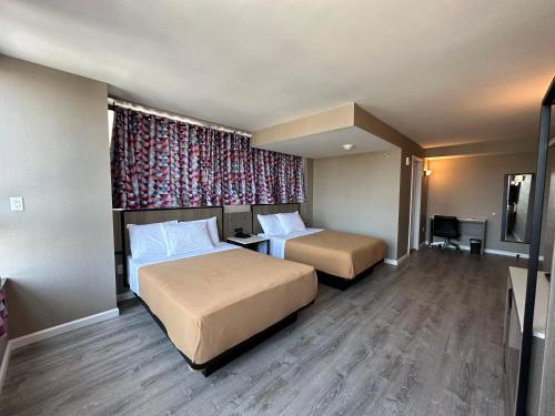 Regal Inn & Suites New York LaGuardia Hotel - image 2