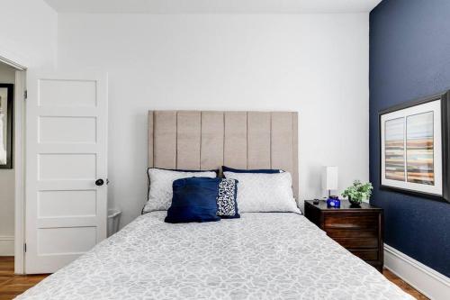 Chic Urban Couples Retreat: Perfect Getaway n RVA in Richmond, USA