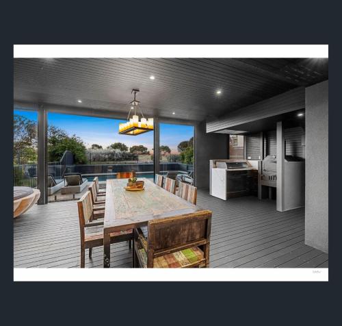 St Georges Luxury Beach House