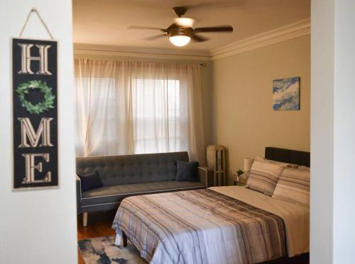 Prime Location w/ Historic Charm Near Shops &Parks in Chicago, USA