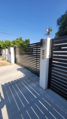 Gated private house with own parking Sherman Oaks