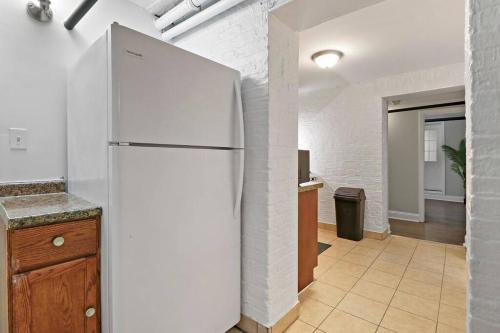 Great Location! Cozy 3BR Garden Unit in Hyde Park in Chicago, USA