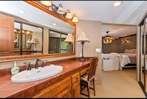 Arrowhead Lake Cabin pool table stunning views in Lake Arrowhead, USA