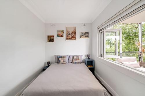 'Bronte Beauty' Modern Heritage Style with Balcony - image 14