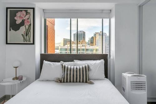 Urban Sky Terrace in the Vibrant Heart of Sydney - image 2