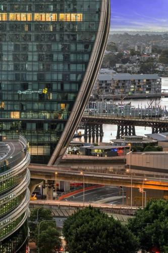 Urban Sky Terrace in the Vibrant Heart of Sydney - image 11