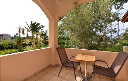 Flisvos Rooms in Pelekanos