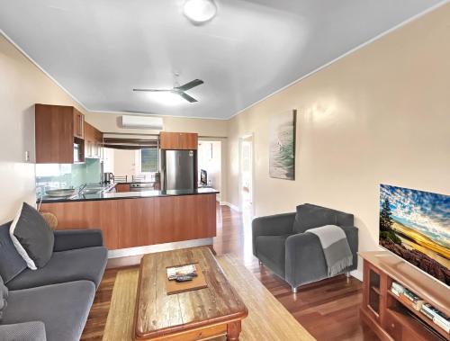 Picnic Bay Apartments Unit 4