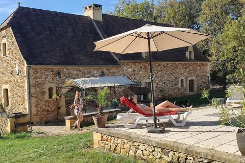 Villa spacieuse avec piscine chauffée, à coté de Sarlat