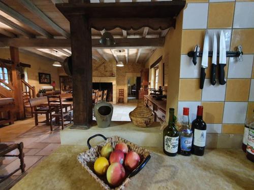 Villa spacieuse avec piscine chauffée, à coté de Sarlat