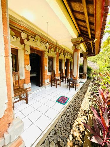 Buitenkant, Pondok Wisata Grya Sari Hotel in Seririt