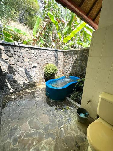 Bathroom, Pondok Wisata Grya Sari Hotel in Seririt