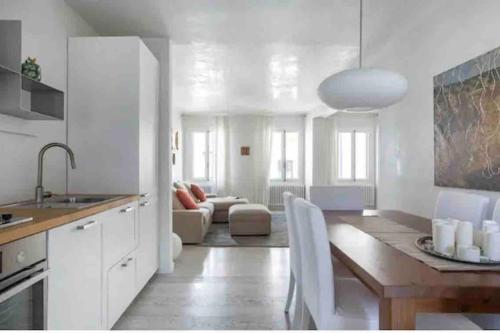 Amadeus Apartment: A Due Passi Dal Duomo - Treviso