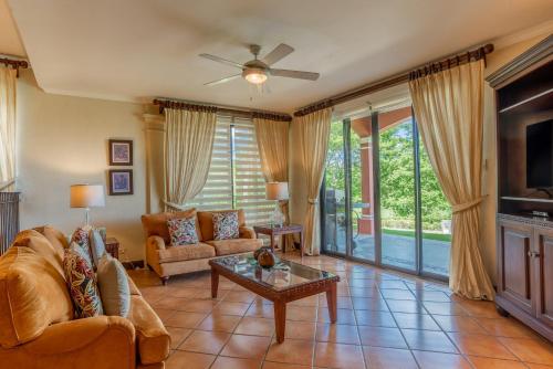 Bougainvillea 5102 Luxury Apartment - Reserva Conchal