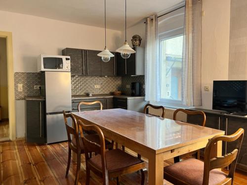 köök, Ferienwohnung Landlust - ideal für Hundefreunde und Monteure, free WLAN & Parken, Smart-TV (Ferienwohnung Landlust - ideal fur Hundefreunde und Monteure, free WLAN & Parken, Smart-TV) in Falkenberg/Elster