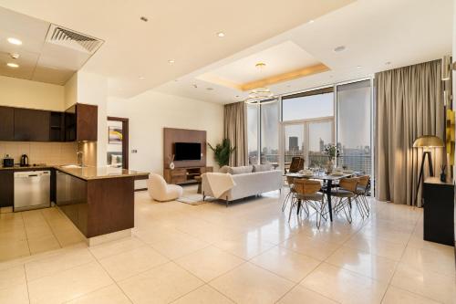 Allsopp & Allsopp - Full Sea View 2-Bedroom with Maid's Room Apartment in Tanzanite Palm Jumeirah - main image
