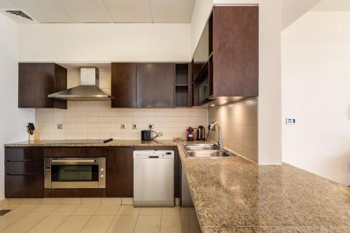 Full Sea View - 2BR w maid's room in Tiara Residence, Palm Jumeirah - Allsopp & Allsopp, Dubai (Foto 10)