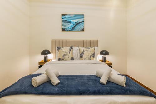 Allsopp & Allsopp - Full Sea View 2-Bedroom with Maid's Room Apartment in Tanzanite Palm Jumeirah - image 2