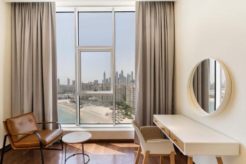 Full Sea View - 2BR w maid's room in Tiara Residence, Palm Jumeirah - Allsopp & Allsopp Full Sea View - 2BR w maid's room in Tiara Residence, Palm Jumeirah - Allsopp & Allsopp