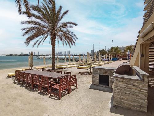 Full Sea View - 2BR w maid's room in Tiara Residence, Palm Jumeirah - Allsopp & Allsopp Full Sea View - 2BR w maid's room in Tiara Residence, Palm Jumeirah - Allsopp & Allsopp
