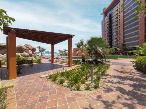 Allsopp & Allsopp - Full Sea View 2-Bedroom with Maid's Room Apartment in Tanzanite Palm Jumeirah - image 11