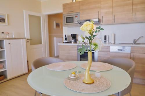 Kitchen, Furstenhof Whg 38 inkl WLAN in Gromitz