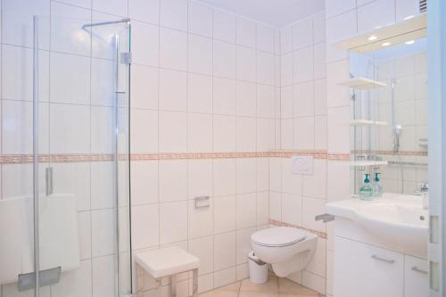 Bathroom, Haus Belvedere App 56 WLAN inkl in Gromitz