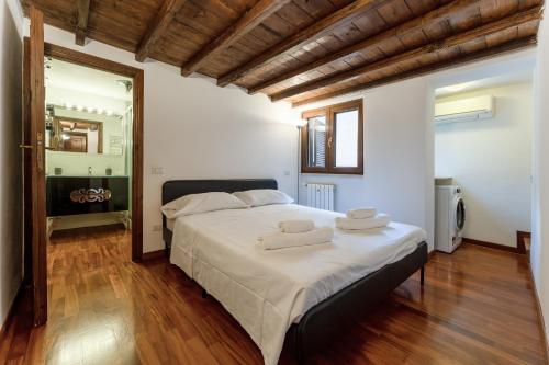 Ciambella Arch Apartment for 6 people @Largo Argentina, Roma (foto 2)