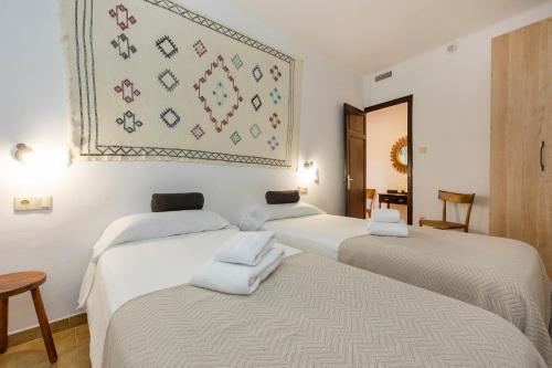 18 Sleeps Private Pool Villa Near Barcelona - image 7