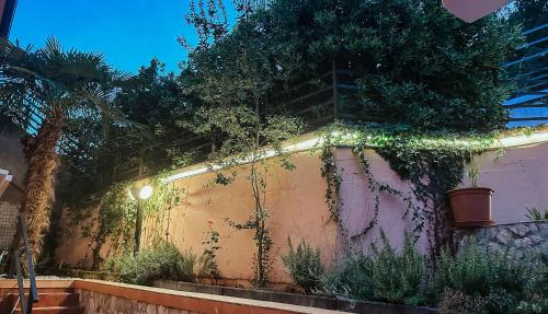 Apartment with Garden View image 1