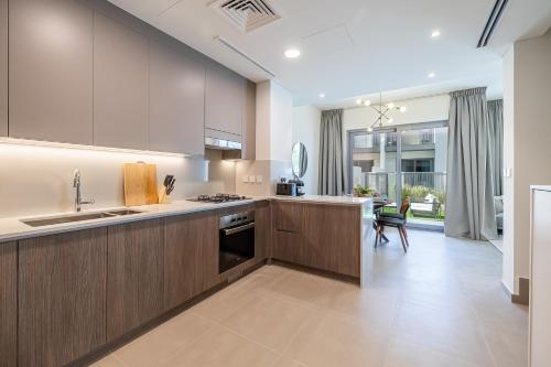 Exclusive Spacious Villa I Garden I Maid Room, Dubai (Foto 8)