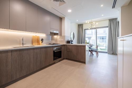 Exclusive Spacious Villa I Garden I Maid Room, Dubai (Foto 9)