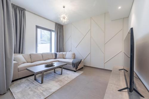 Exclusive Spacious Villa I Garden I Tilal Al Ghaf, Dubái