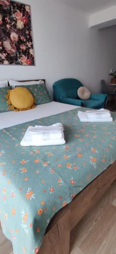 Flowers in the Center Flowers in the Center