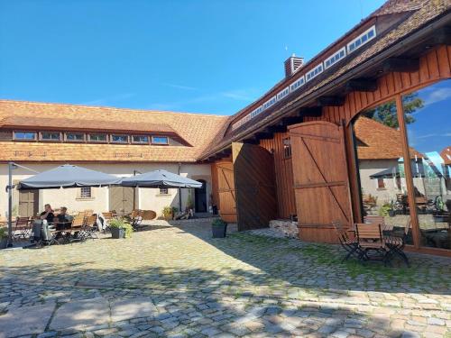 Lerchenberghof - barrierefreies Familien Landhotel mit FeWo, FeZi - Spielplatz Reiten Segway PT und mehr