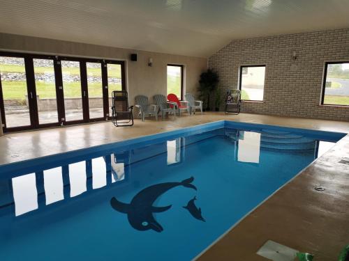 . Apartment with Private Pool Sleeps 5
