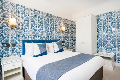 Bromley Court Hotel London - main image