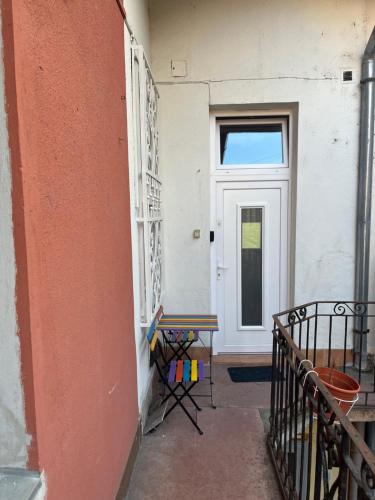 Soho apartment - image 8